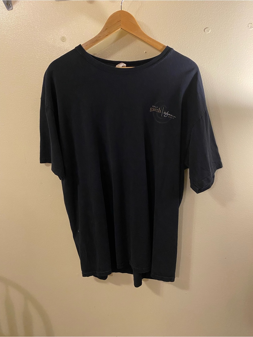 Garth Brooks Vegas Black Short-Sleeve Crewneck T-Shirt